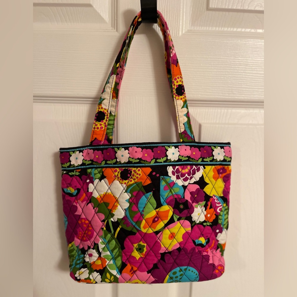 Vera Bradley retired Va Va Bloom small tote bag 11” x 8.5” x 3.5”. - Picture 2 of 8